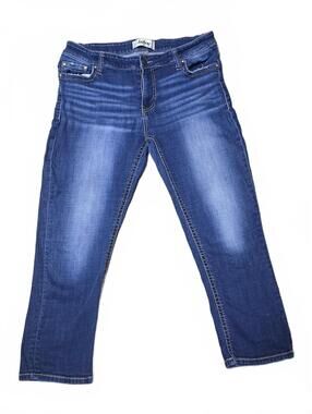 Daytrip Virgo Distressed Embellished Rear Pocket Crop Capri Jeans Women's 32